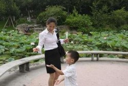 国产母子乱,温情脉脉的家庭故事